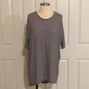 LuLaRoe B/W thin striped Irma